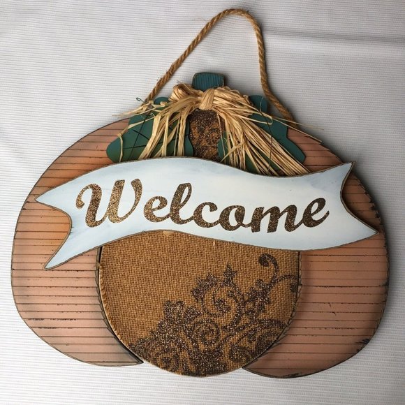 Autumn Welcome Wooden Hanging Sign Fall Greetings Pumpkin Shape Harvest Decor - Picture 1 of 12